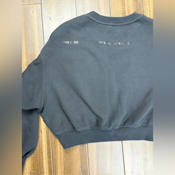 Women’s Izzue size XS Black V Neck crew Cropped Sweatshirt RSVD graphic grunge - Picture 12 of 12